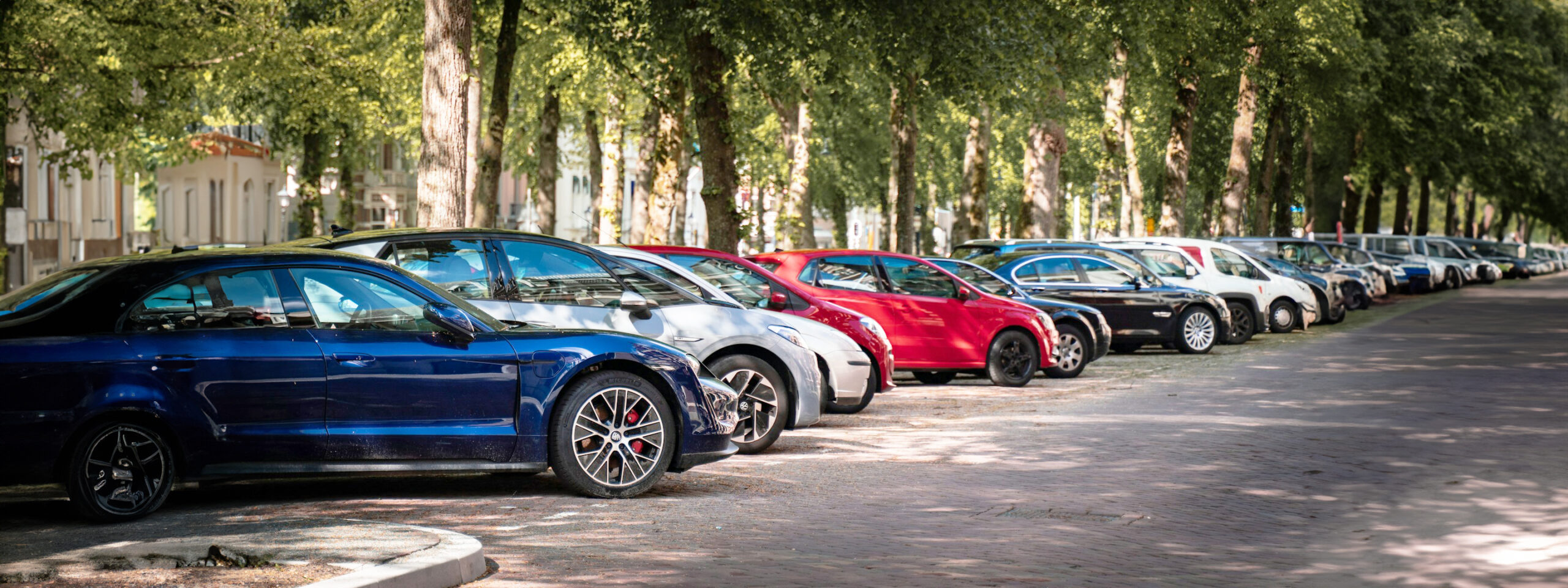 Parking Etiquette 101: The Do’s and Don’ts of Parking Like a Pro